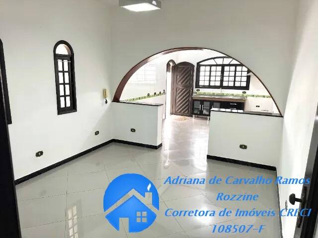Casa à venda com 4 quartos, 205m² - Foto 2