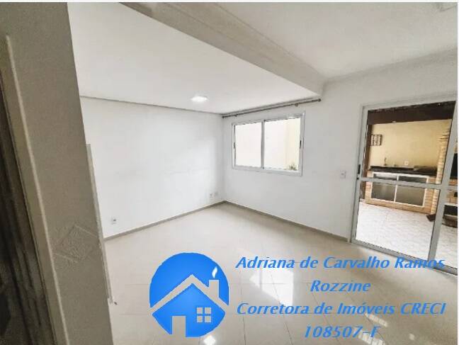 Casa à venda com 3 quartos, 100m² - Foto 2