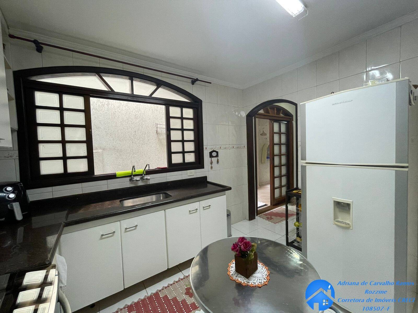Casa, 3 quartos, 242 m² - Foto 9