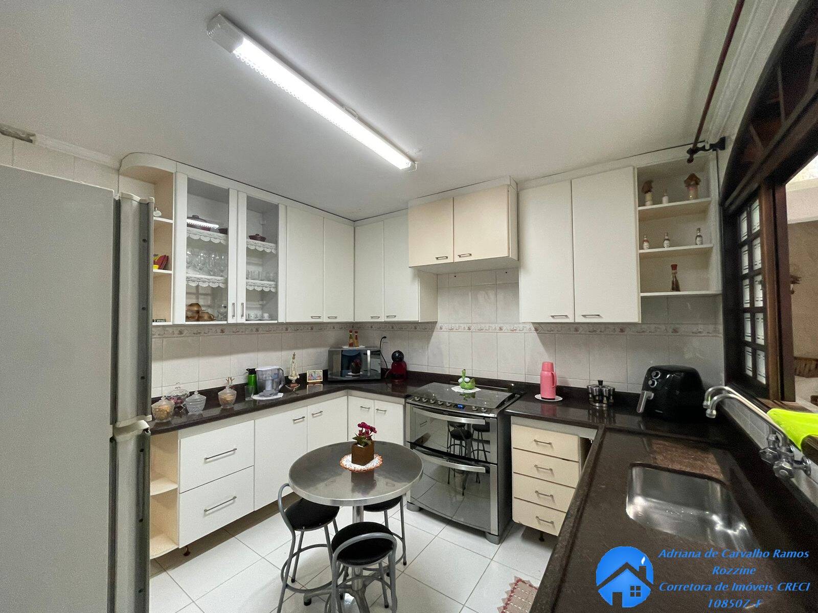 Casa, 3 quartos, 242 m² - Foto 10